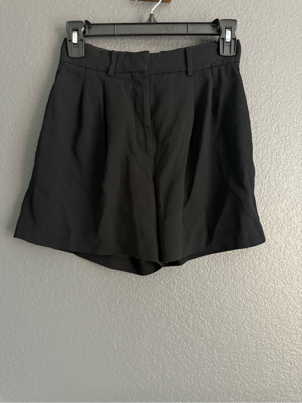 BABATON • Pleated Mid-Thigh Short black size 0 Aritzia